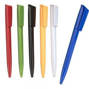 Bolígrafo de plástico con clip de color y mecanismo retráctil.